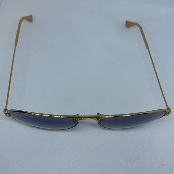 Ray-Ban | Aviator Blue Gradient Lenses in Gold - Picture 3 of 9
